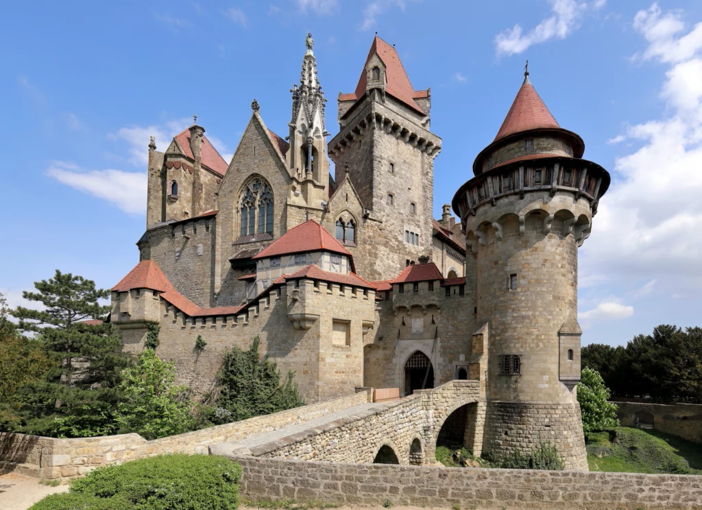 Burg Kreuzenstein bei Leobendorf