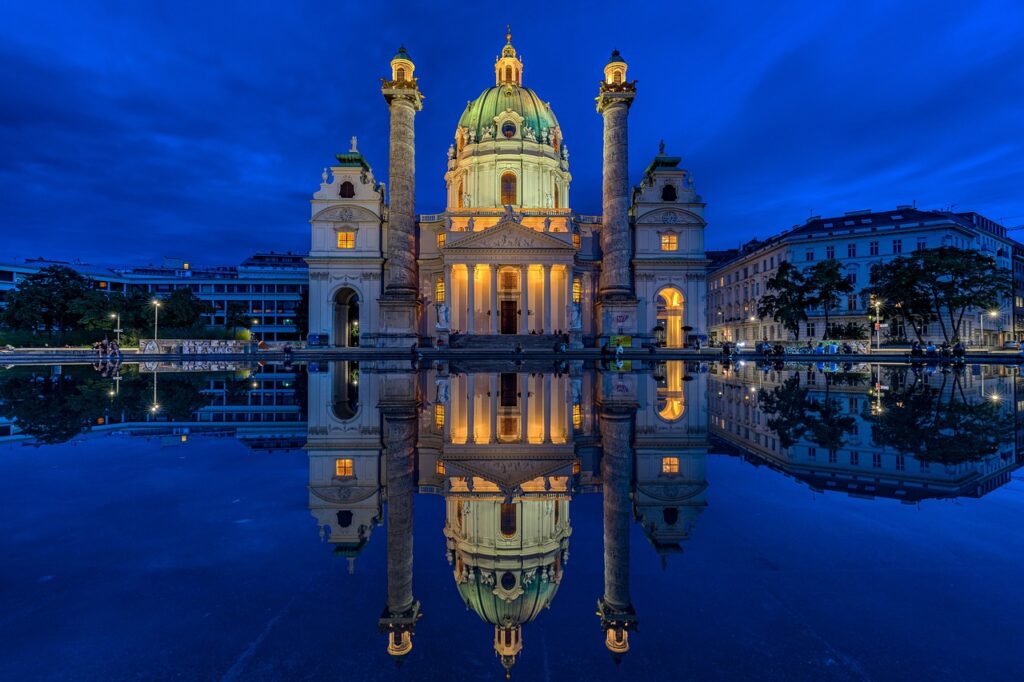 Karlskirche Wien: Barockes Wunder, himmlischer Ausblick und ein Fahrstuhl ins Paradies