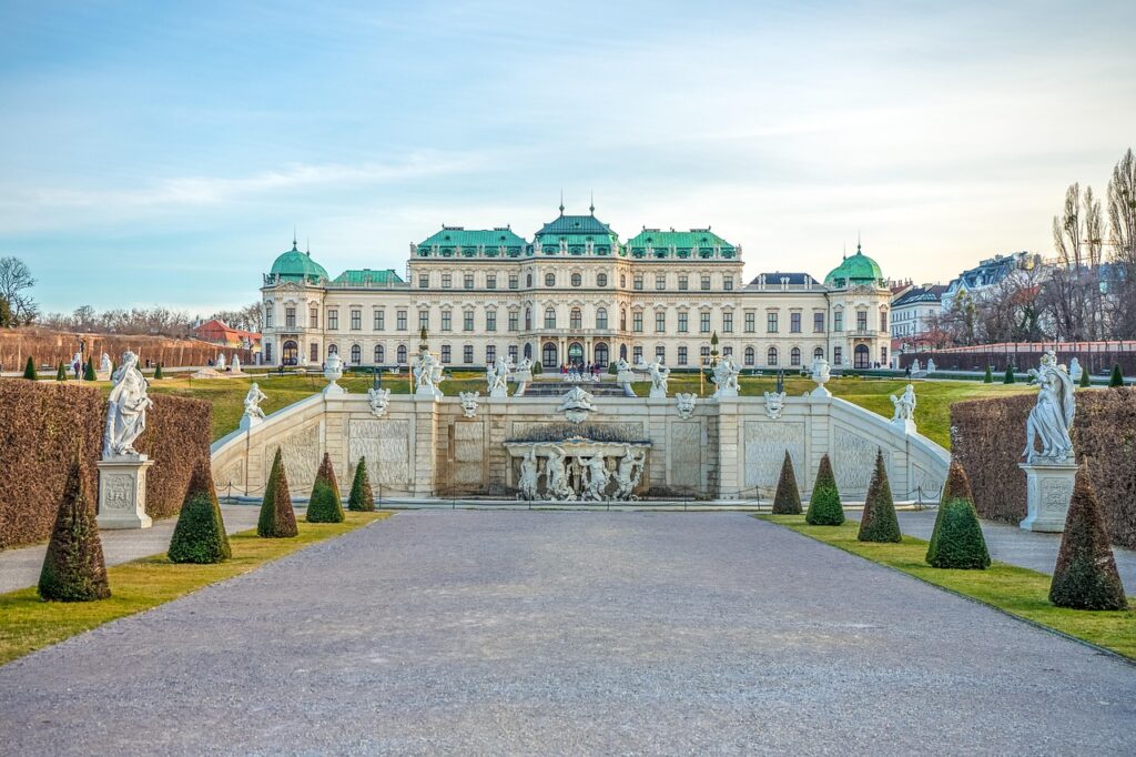 Schloss Belvedere Wien: Klimts ‚Kuss‘, barocker Prunk und die schönsten Gärten der Stadt